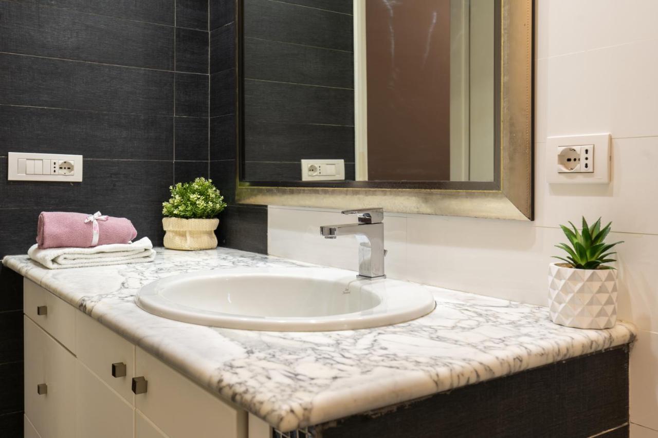 8 Home Rome Bagian luar foto